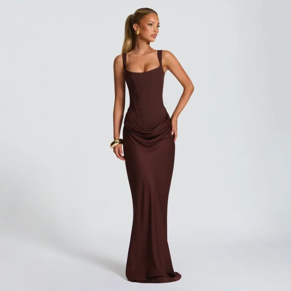 slim fit solid color hip hugging dress